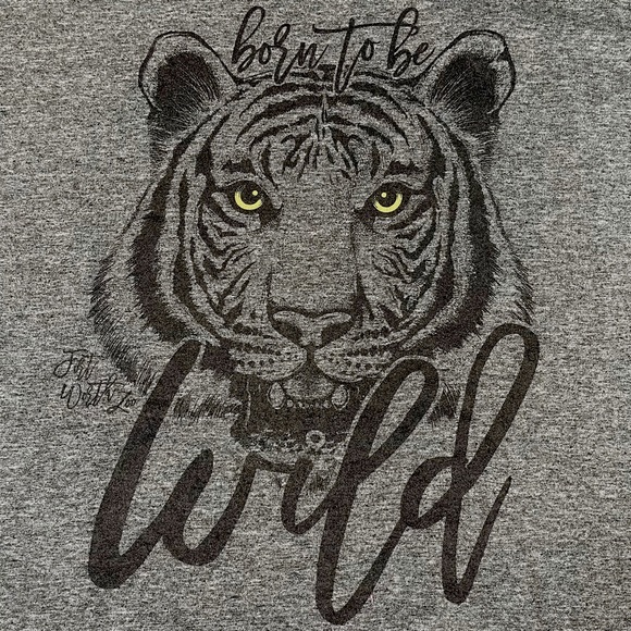 4/$32 Born to be wild 📌 size large dark grey lion front solid back short sleeve - Picture 2 of 4